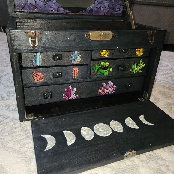 Handcrafted Jewelry Box - Picture 6 of 7